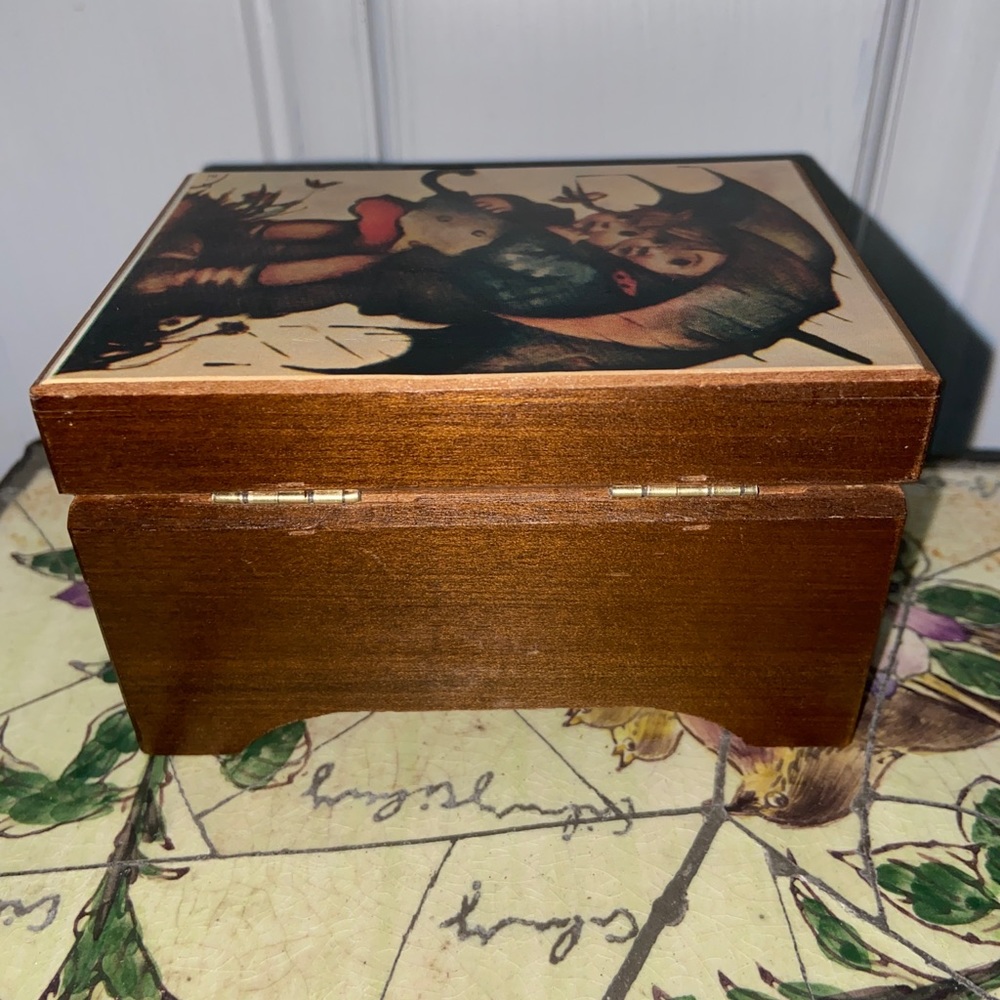 Hummel Stormy Weather Music Box Japan VTG Works - Picture 3 of 10